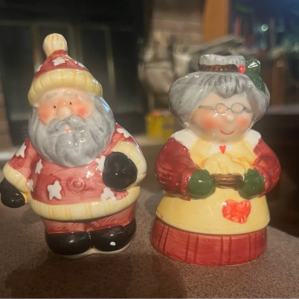 Festive Santa and Mrs. Claus Salt and Pepper Shakers. Perfect for Christmas.